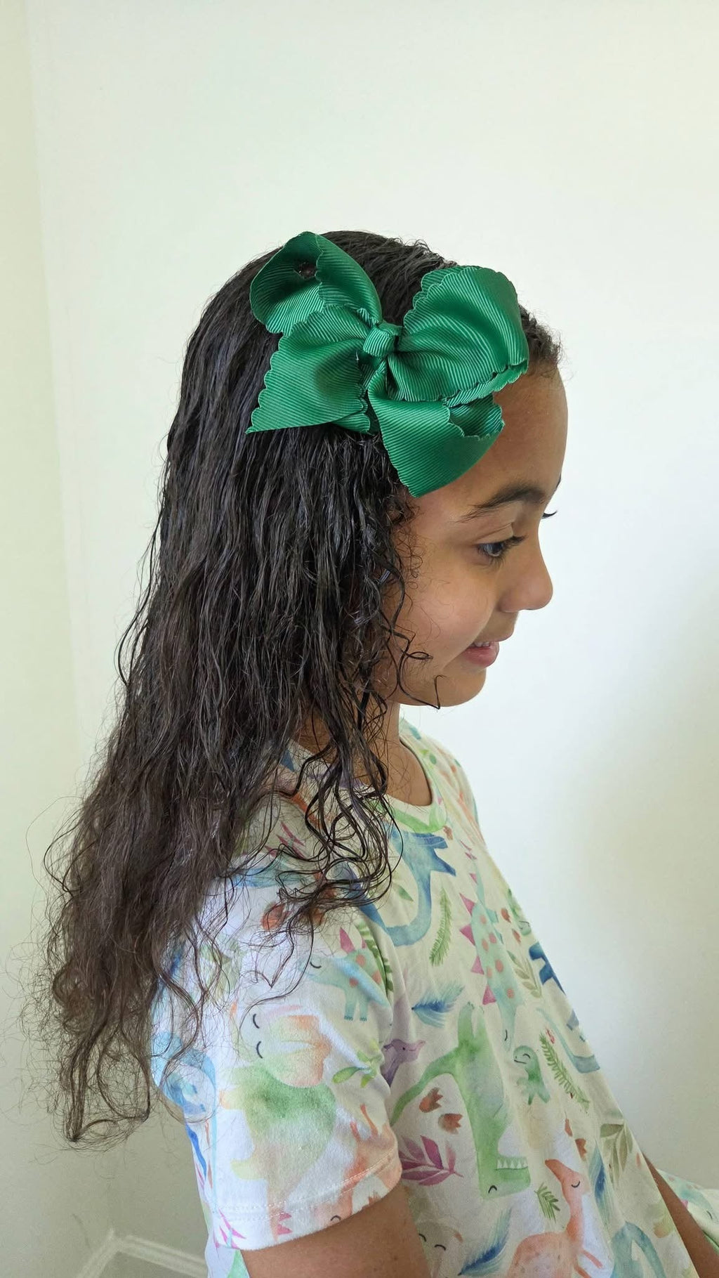New 4 Inch Scalloped Ribbon Bows