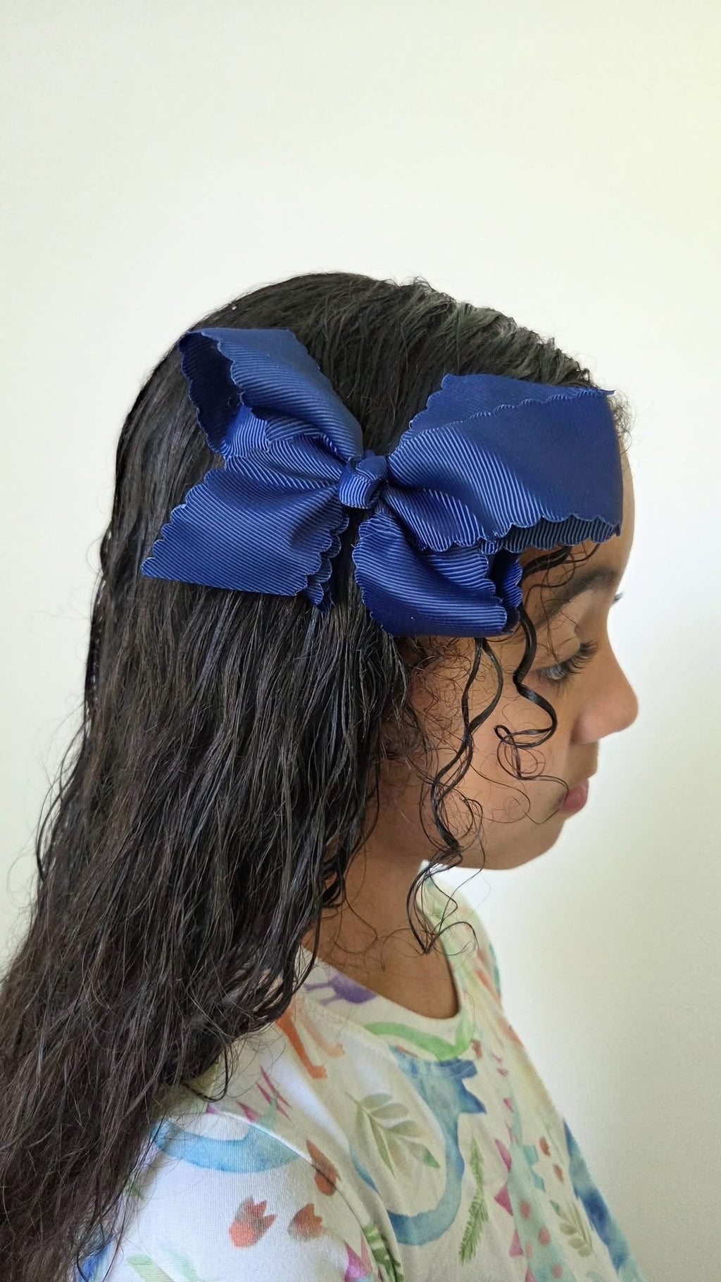 New 4 Inch Scalloped Ribbon Bows